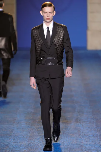 Look 5